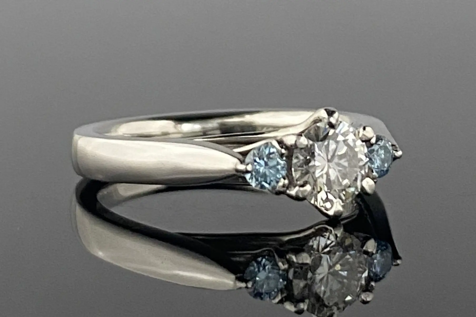 ⭐︎美品⭐︎ダイヤデザインリング　0.26ct.16号 ジェムラインジャパン - 公式サイト - / リング