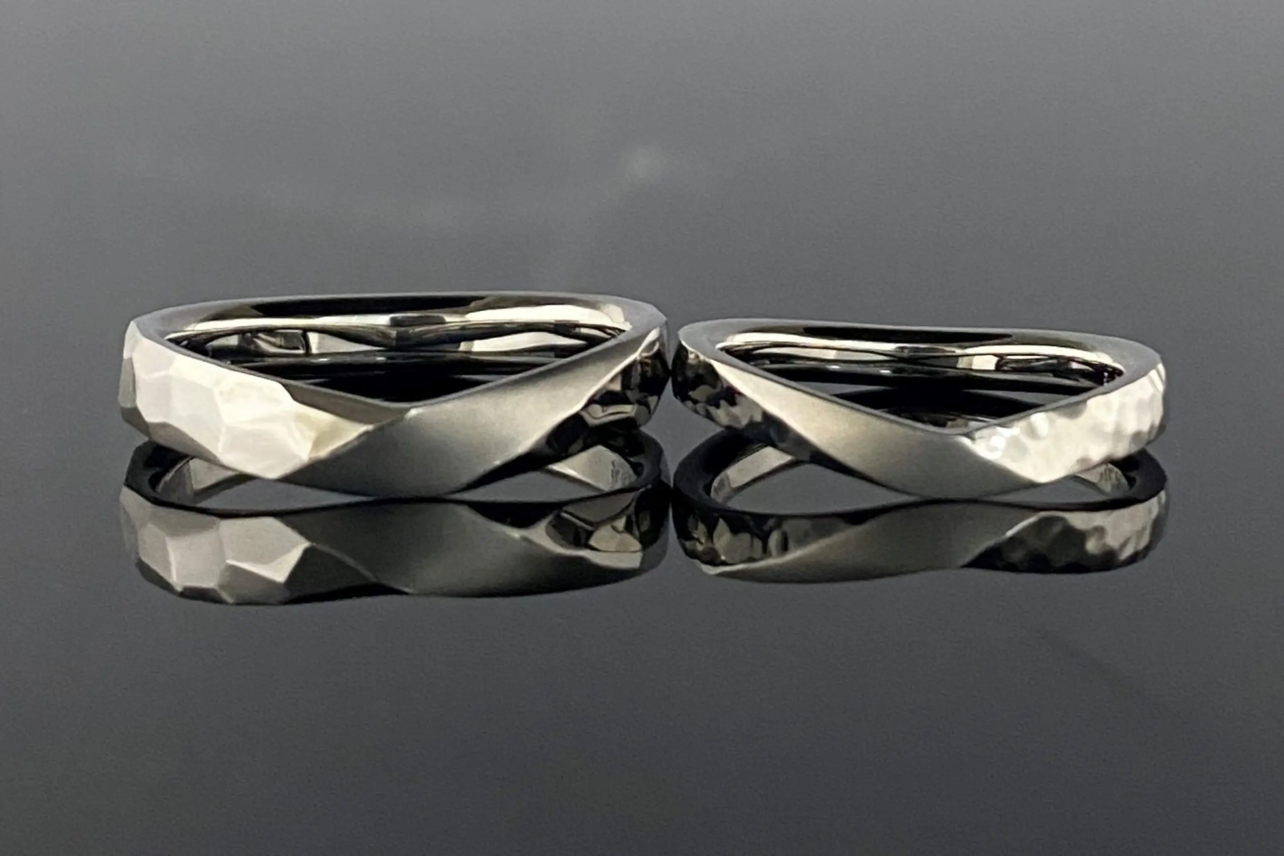 pt100 装飾的なリング 約7.0g pt100ringtopwhite.jpg