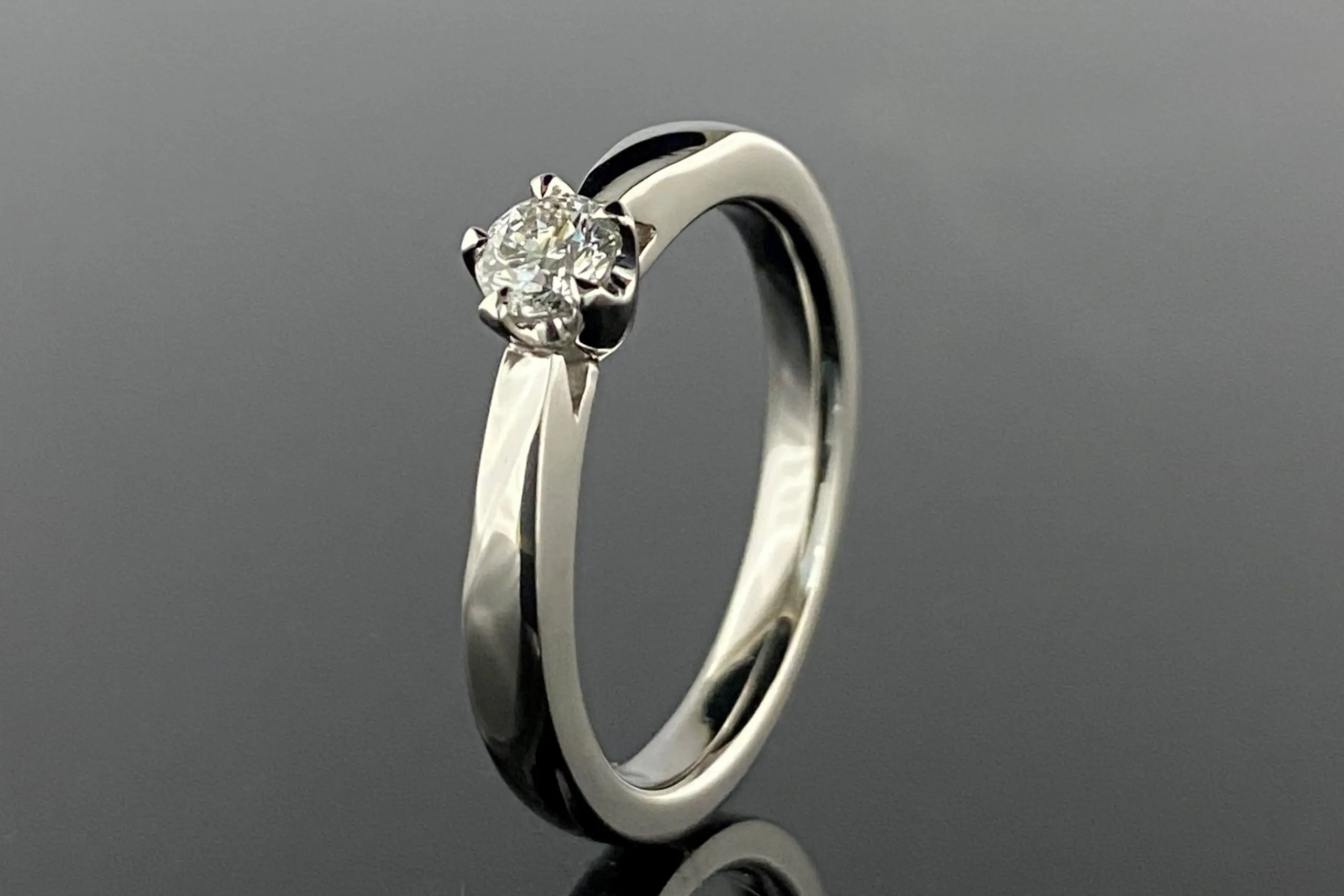 ダイヤモンドの存在感抜群なマリッジリング | 結婚・婚約指輪の