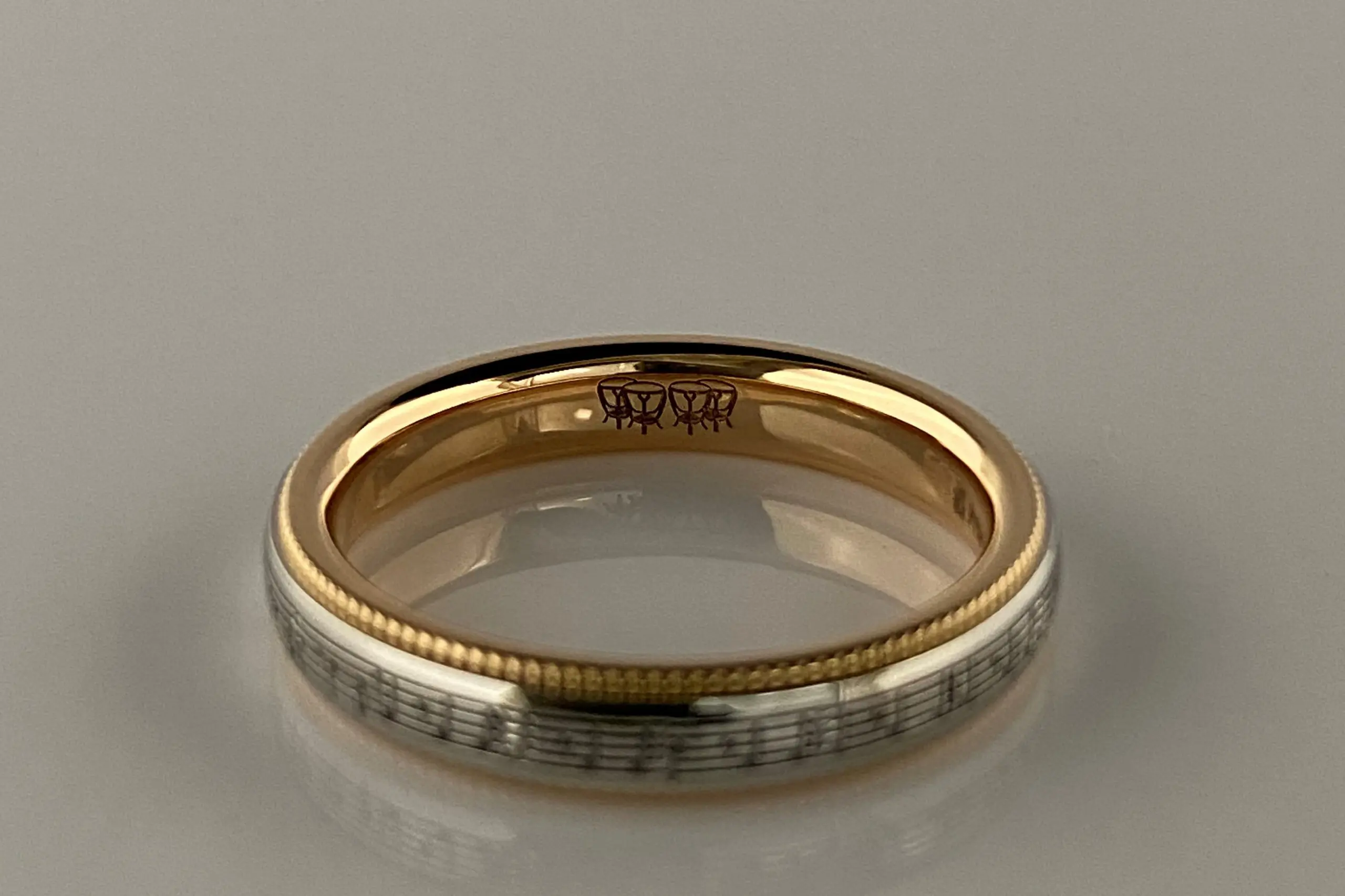 指輪　アンティーク 楽譜の細部までこだわったデザインとなりました | 結婚・婚約指輪の
