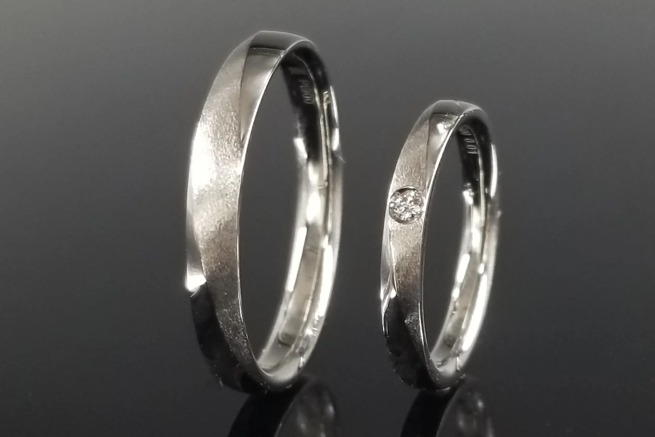 女性にはダイヤモンドを1点さり気なくお留めして | 結婚・婚約指輪の