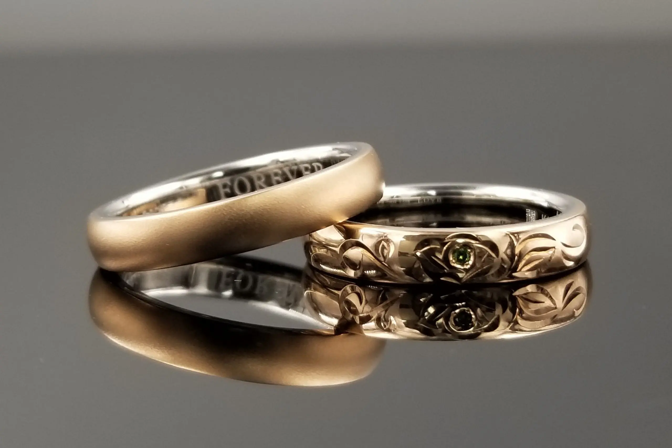 薔薇の中心にはそれぞれお好みのカラーダイヤをあしらって。 | 結婚