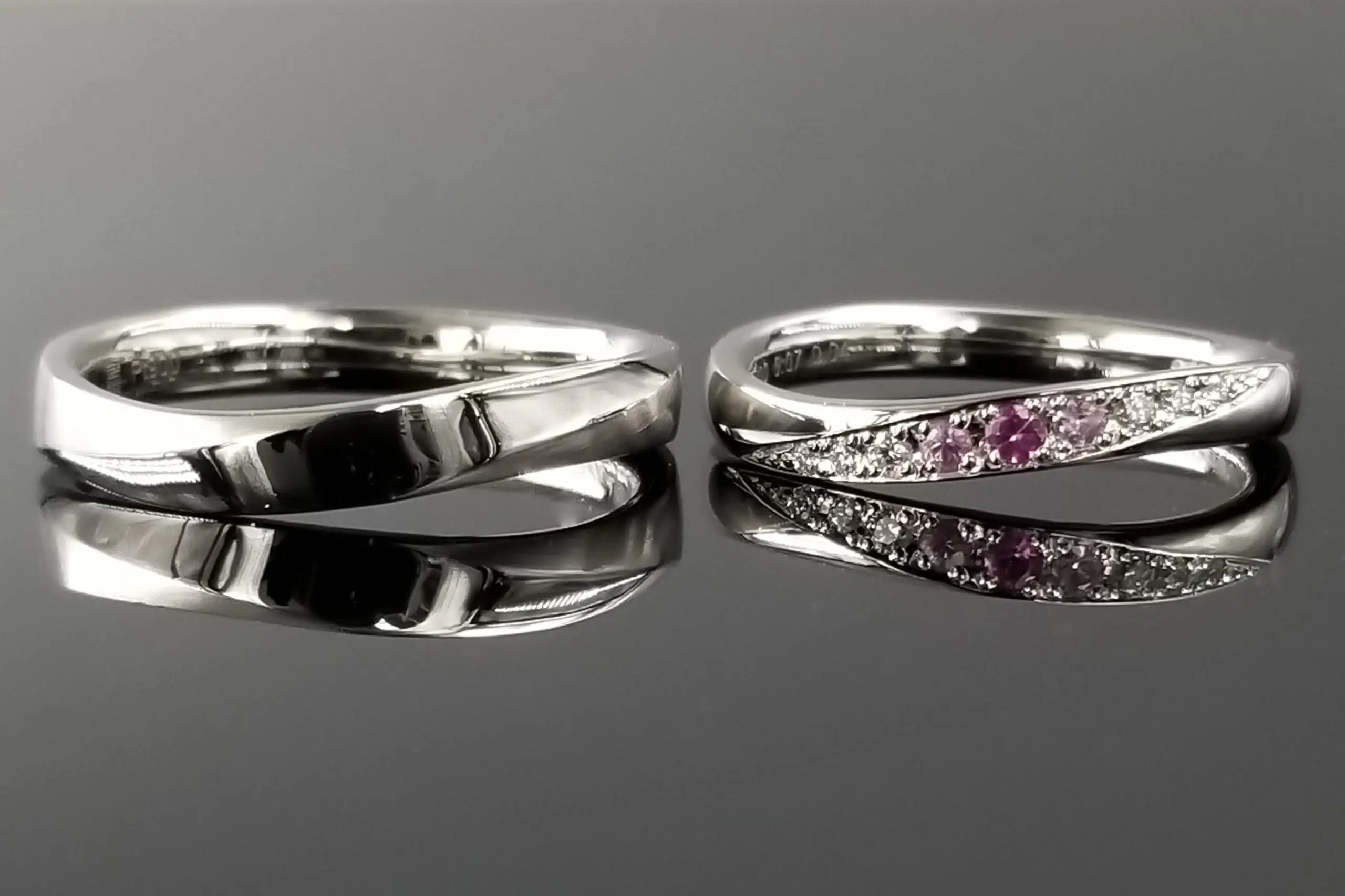 ピンクサファイヤのグラデーションが綺麗に輝きます | 結婚・婚約指輪