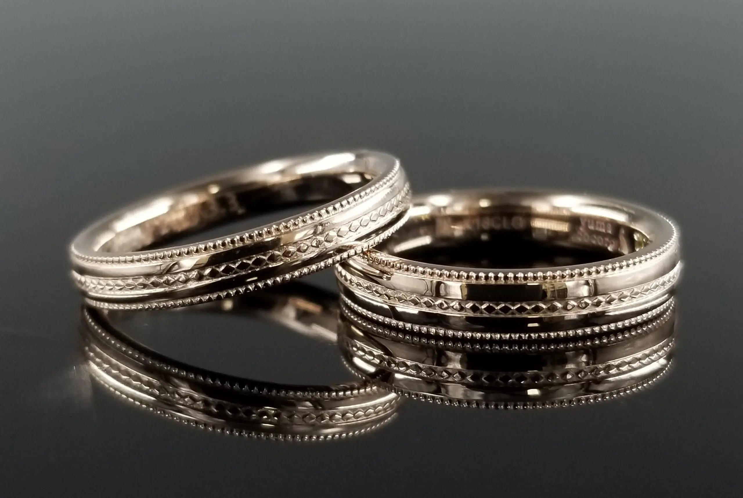 2種類のミルグレインで、さり気ない個性を。 | 結婚・婚約指輪