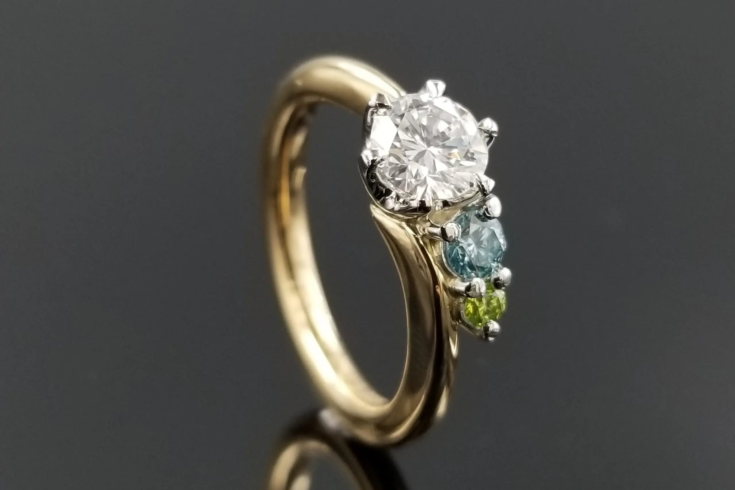 【専用】 トリート ブルー ダイヤモンド リング 加工 ブルージルコン ダイヤモンドリング ZI 5.85ct D 0.54ct Pt900