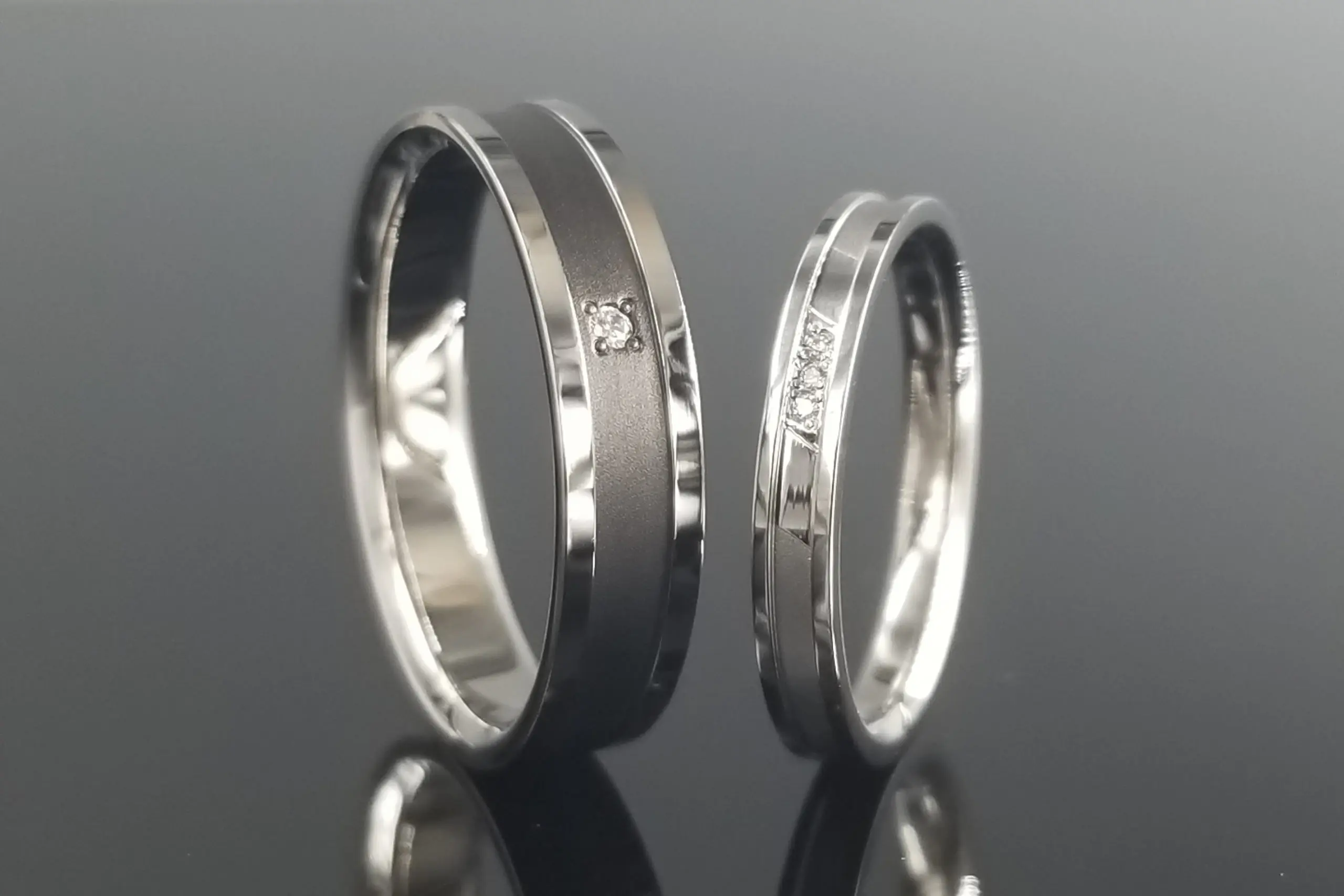 お揃いの形状に、お好みの加工を施して。 | 結婚・婚約指輪の