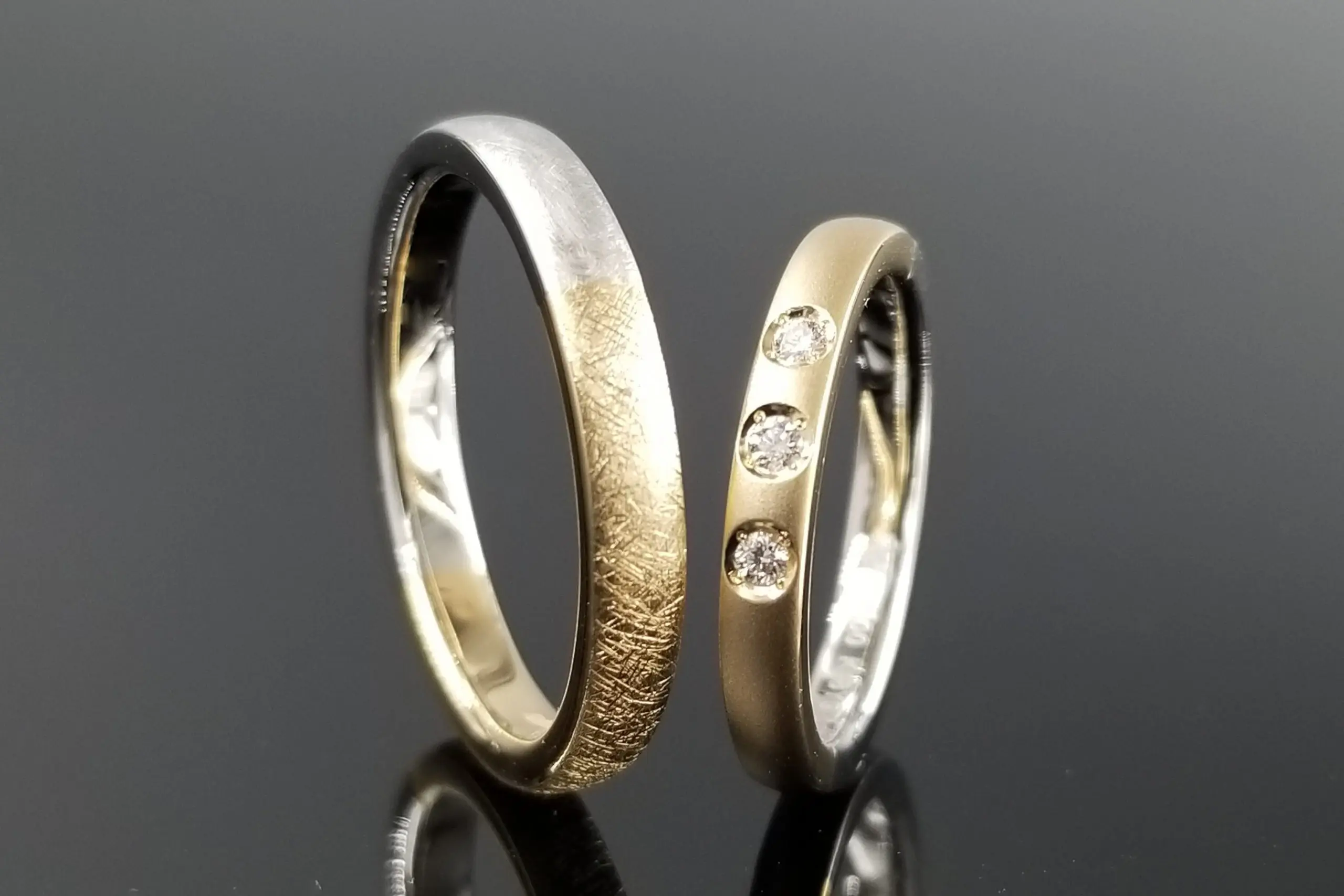 表と裏、どちらの面でもそれぞれの表情をお楽しみいただけます | 結婚
