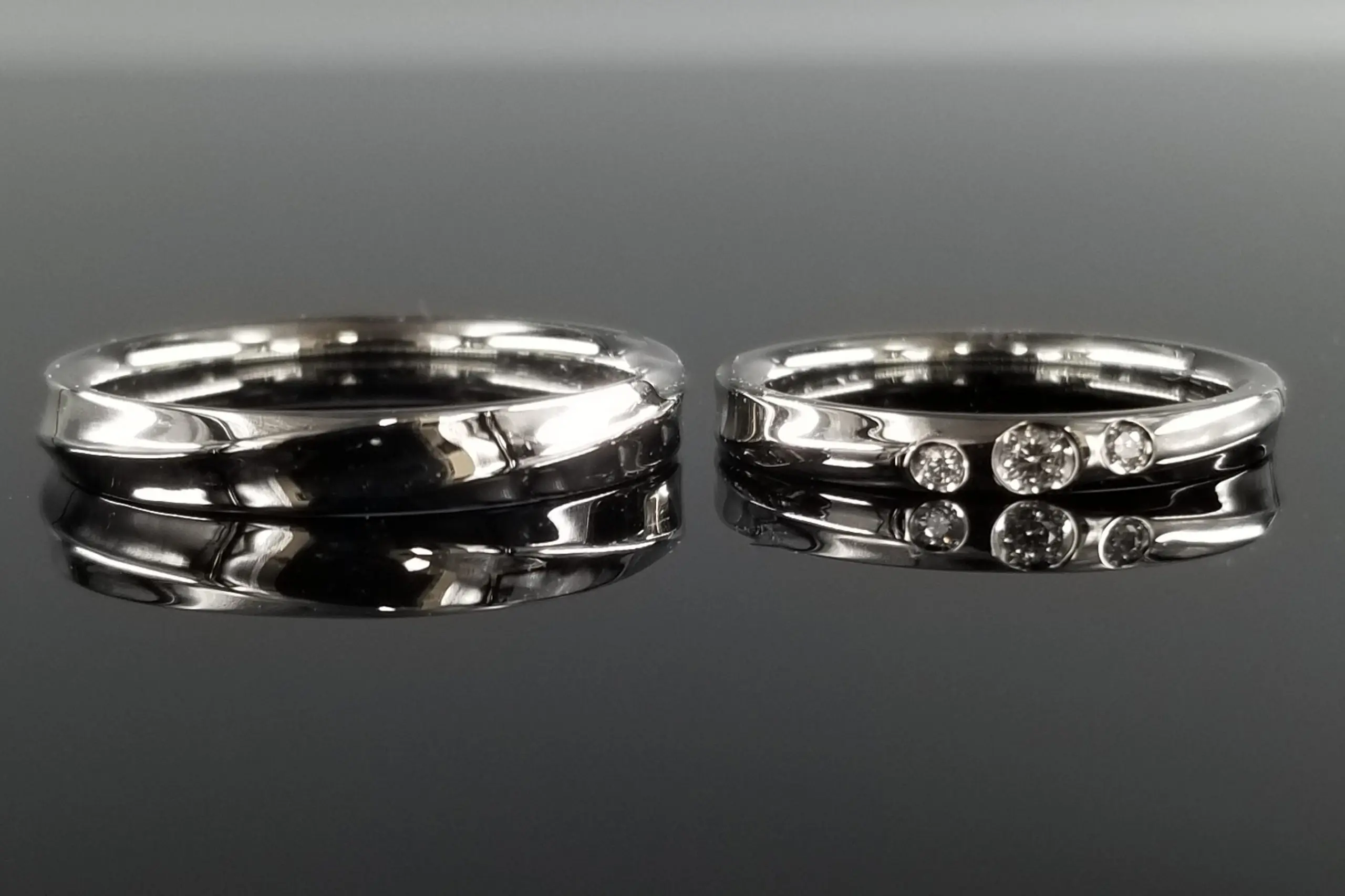 シンプルなベースにこだわりをつめたご結婚指輪に仕上がりました