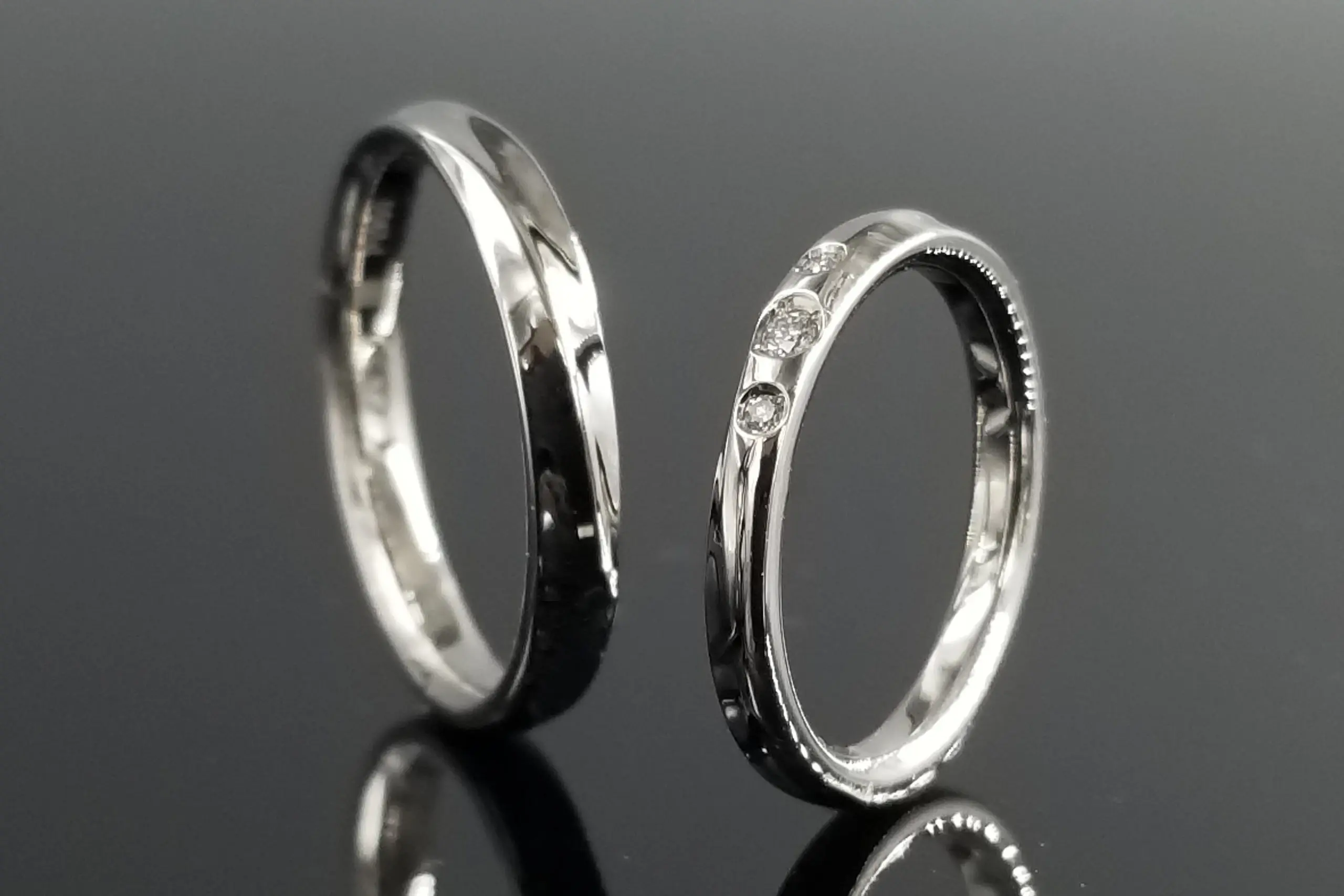 シンプルなベースにこだわりをつめたご結婚指輪に仕上がりました