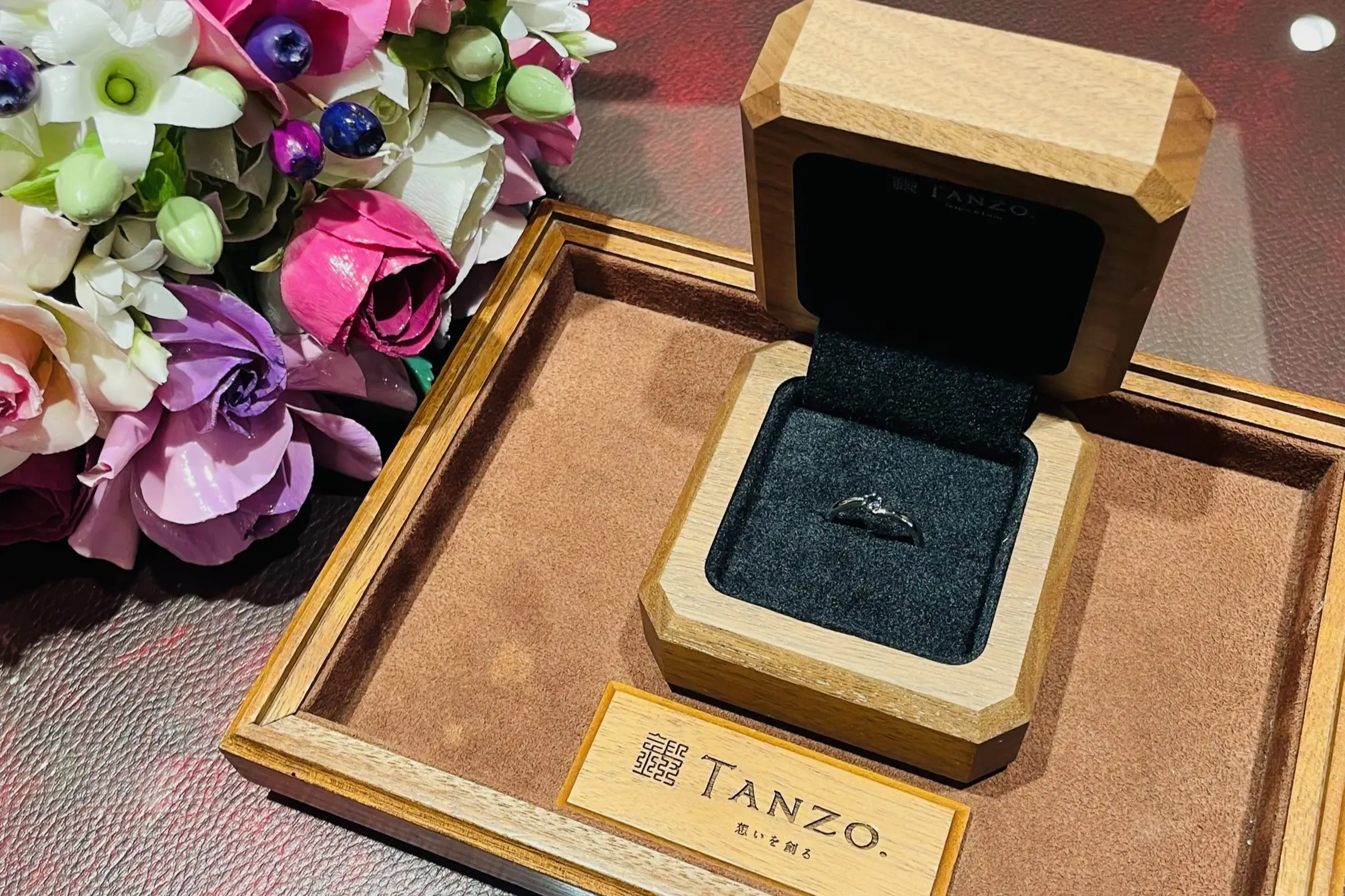 ご希望は「アレキサンドライト」 | 結婚・婚約指輪のオーダーメイドは 