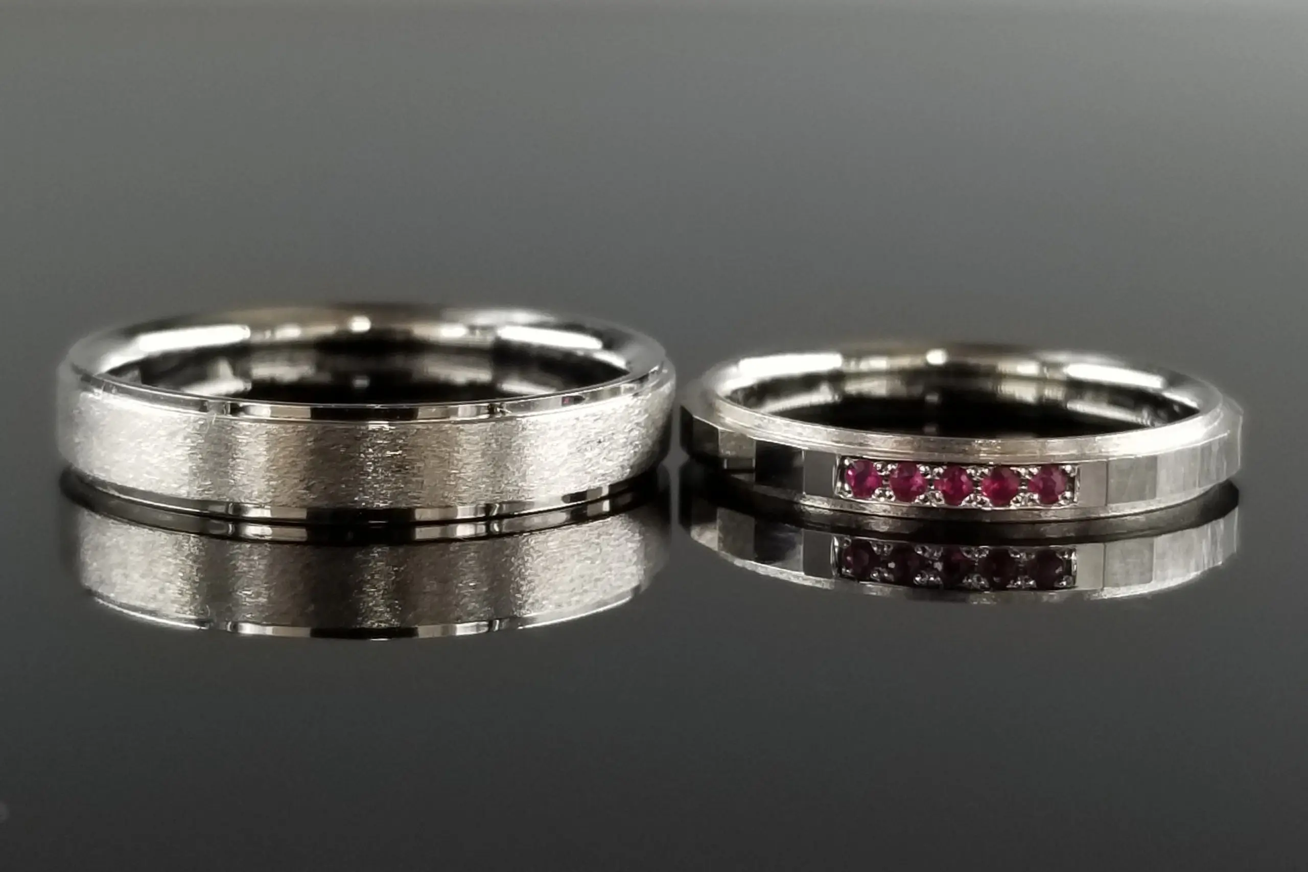 【値下げ】 上下にお揃いの段差加工をお入れすることで、ペア感も大切にしま アクセサリー