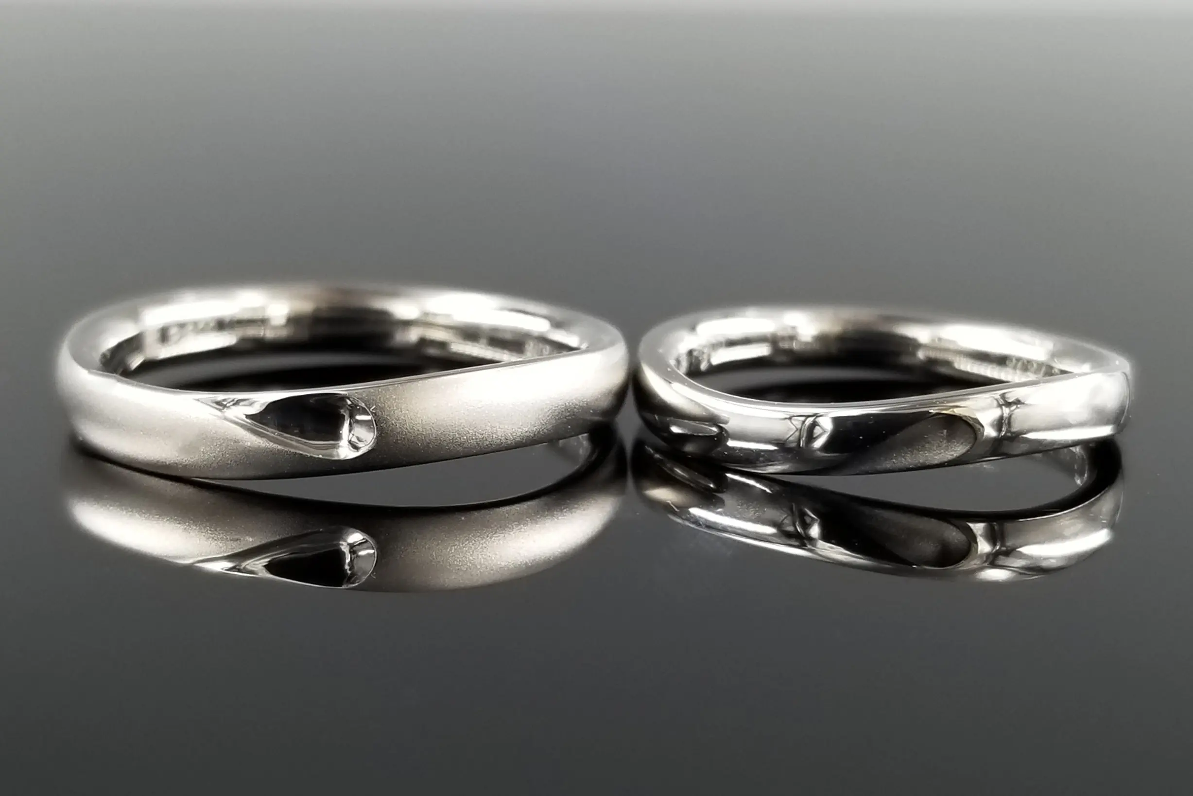 マット加工と、鏡面仕上げを使い分けてハートを強調しました | 結婚