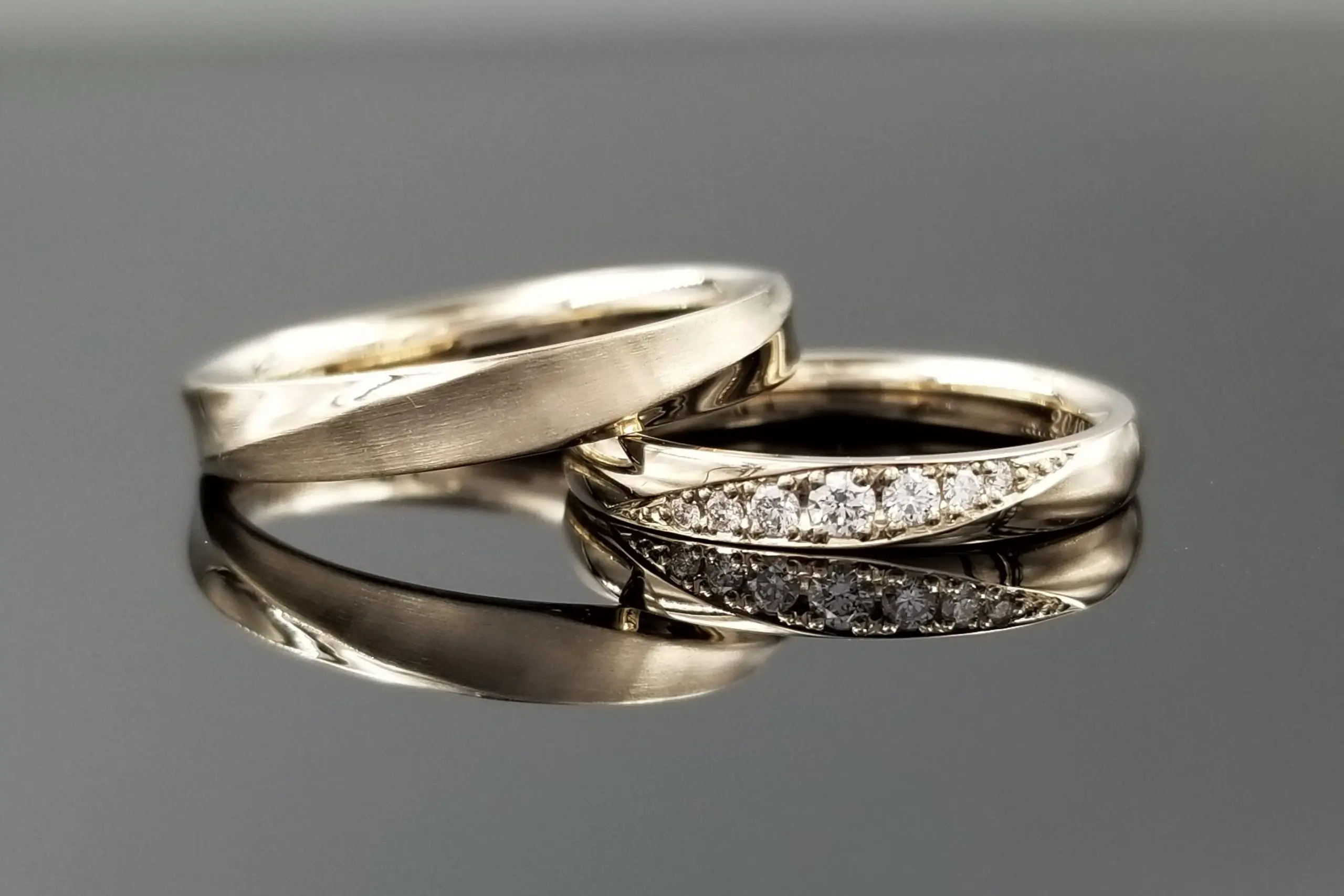 シャンパンゴールドで上品な印象に仕上げました | 結婚・婚約指輪の