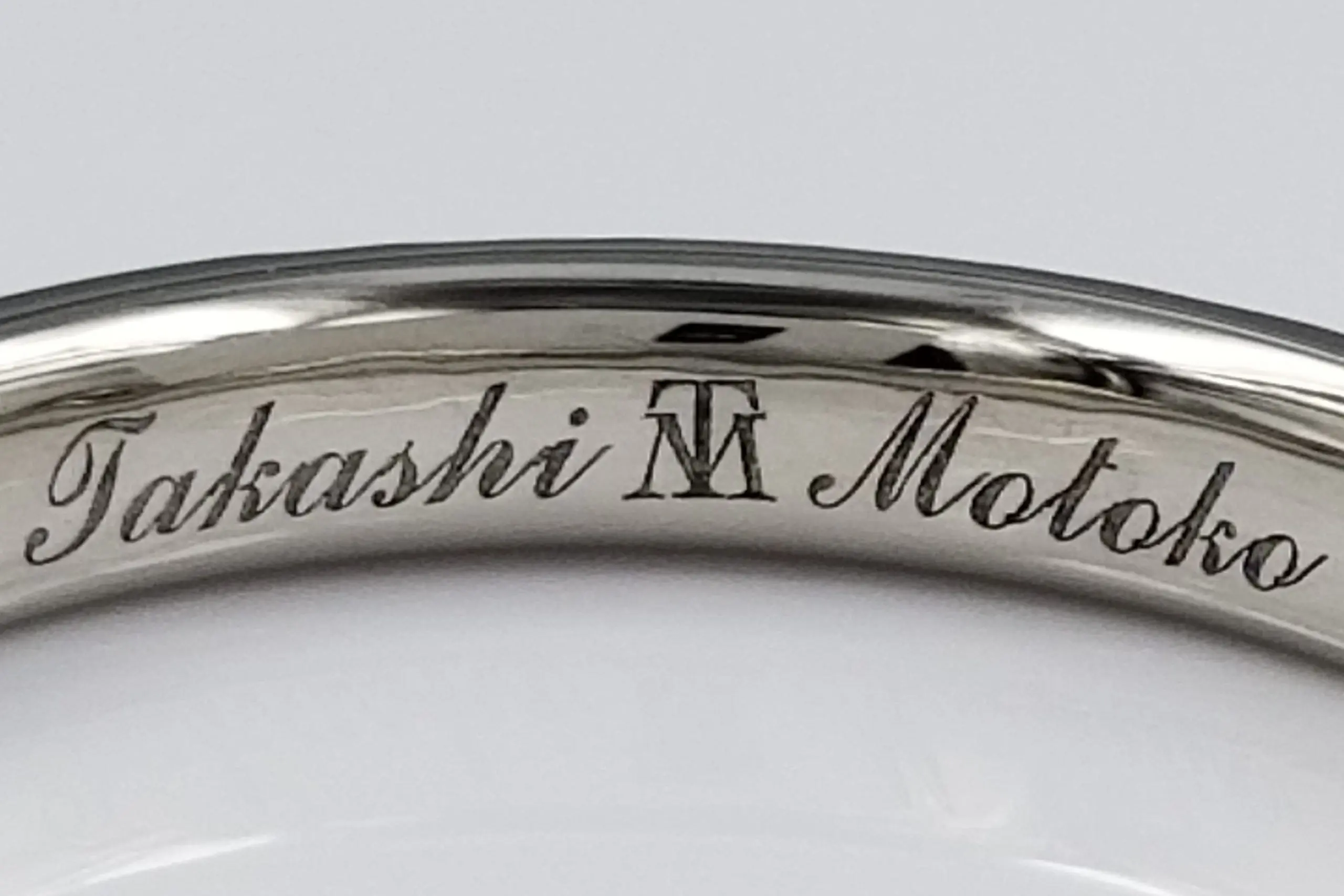 お名前の頭文字からデザインを発想！ | 結婚・婚約指輪のオーダー