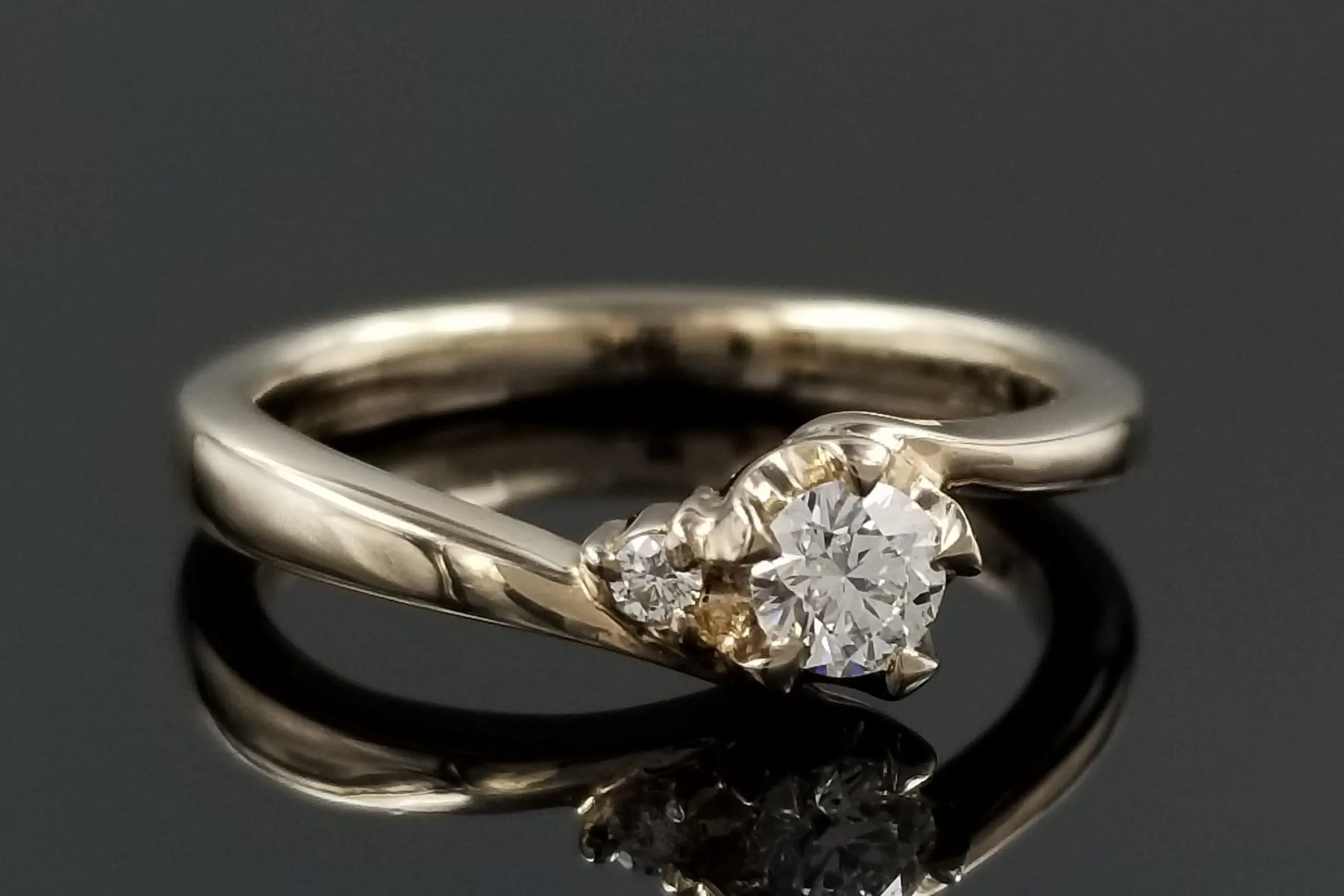 シャンパンゴールドの婚約指輪(エンゲージリング)の一覧 | 結婚・婚約 