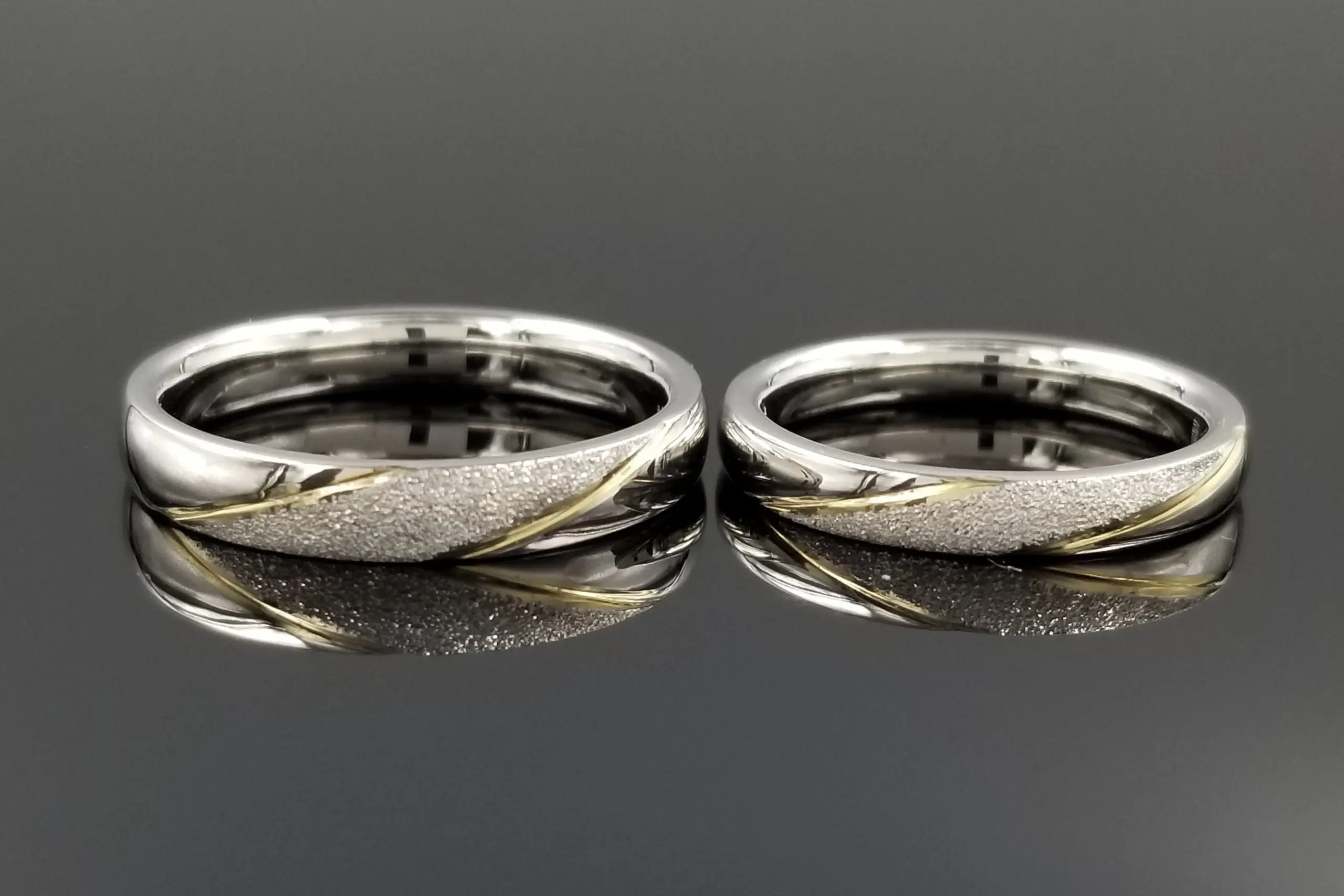 結婚指輪 プラチナ 金 唐草模様 唐草／からくさ＞φ2.5金埋金挟 pt 要素を重ね複雑かつ洗練された