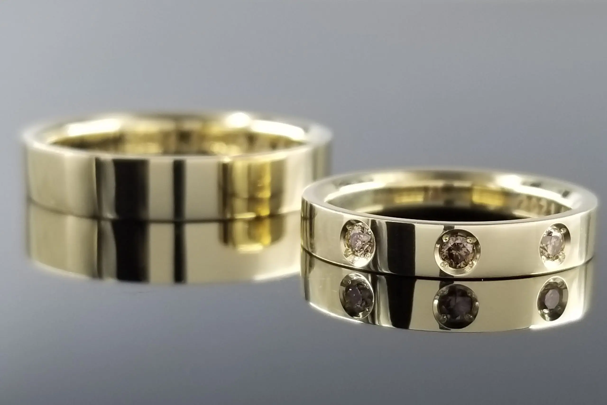 グリーンゴールドの華やかな幅太リング | 結婚・婚約指輪のオーダー 