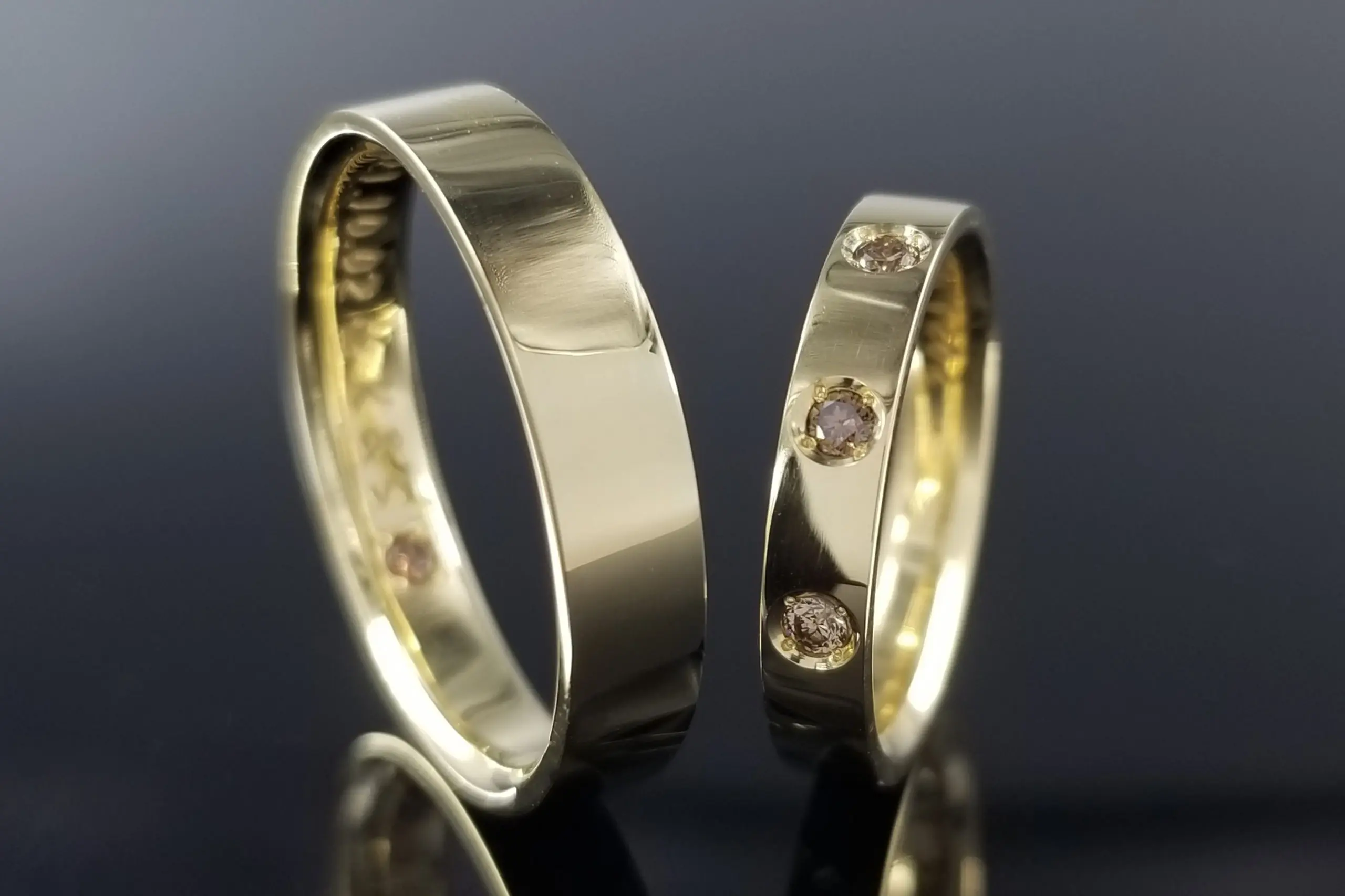 グリーンゴールドの華やかな幅太リング | 結婚・婚約指輪のオーダー