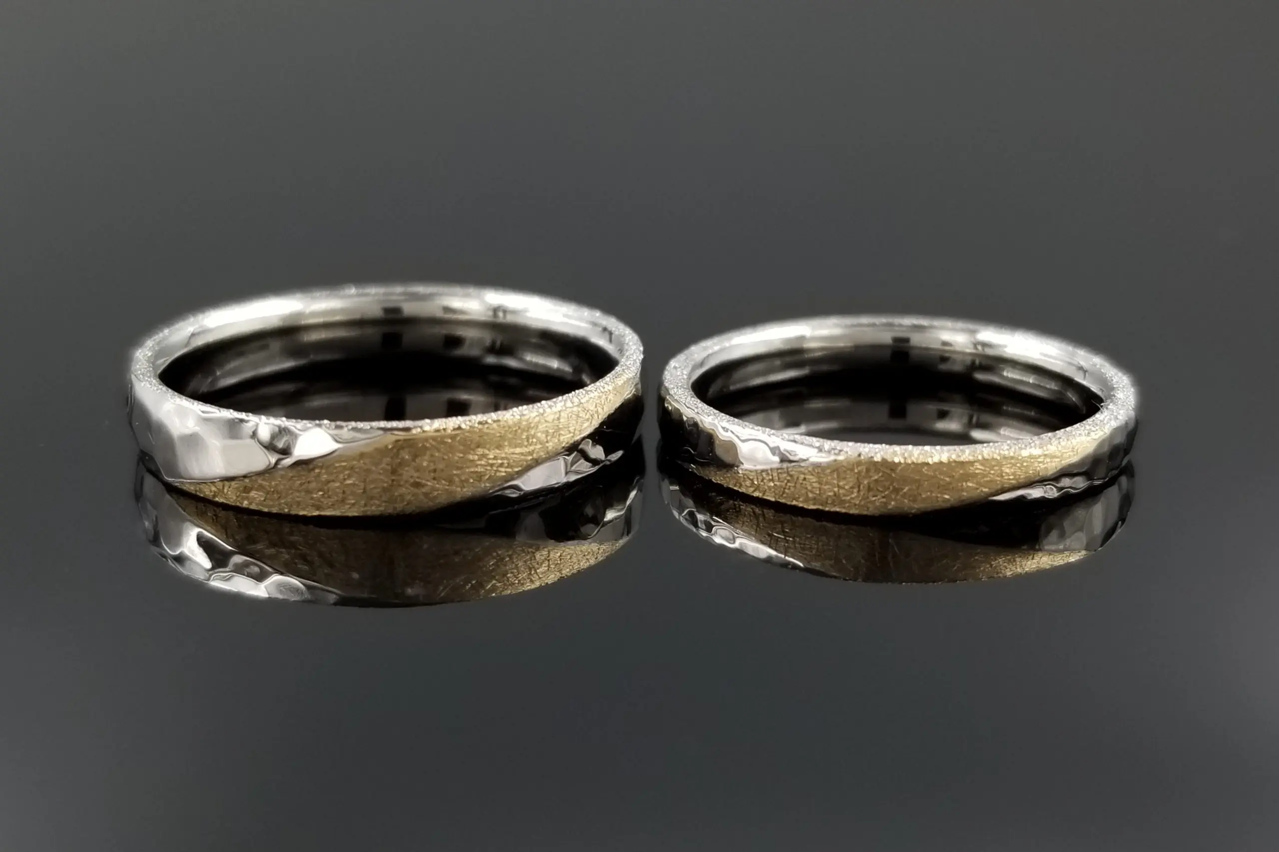 側面まで加工を施し、どこから見ても素敵なデザインに | 結婚・婚約