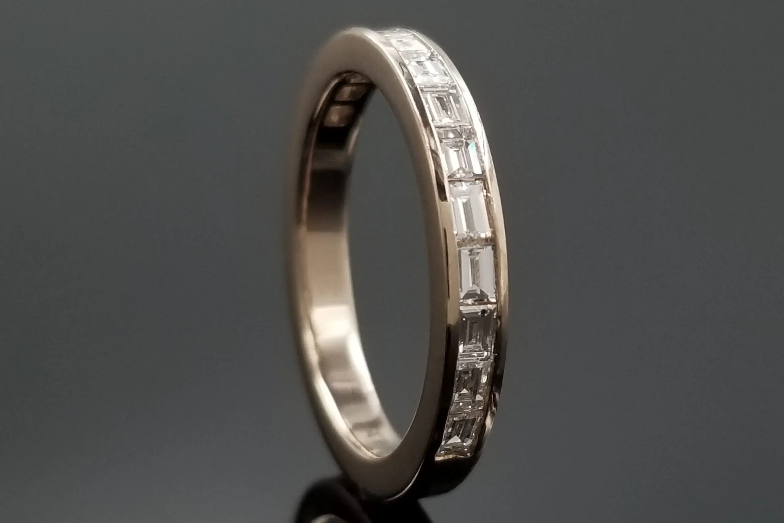 贅沢にバケットダイヤをあしらいました | 結婚・婚約指輪のオーダー