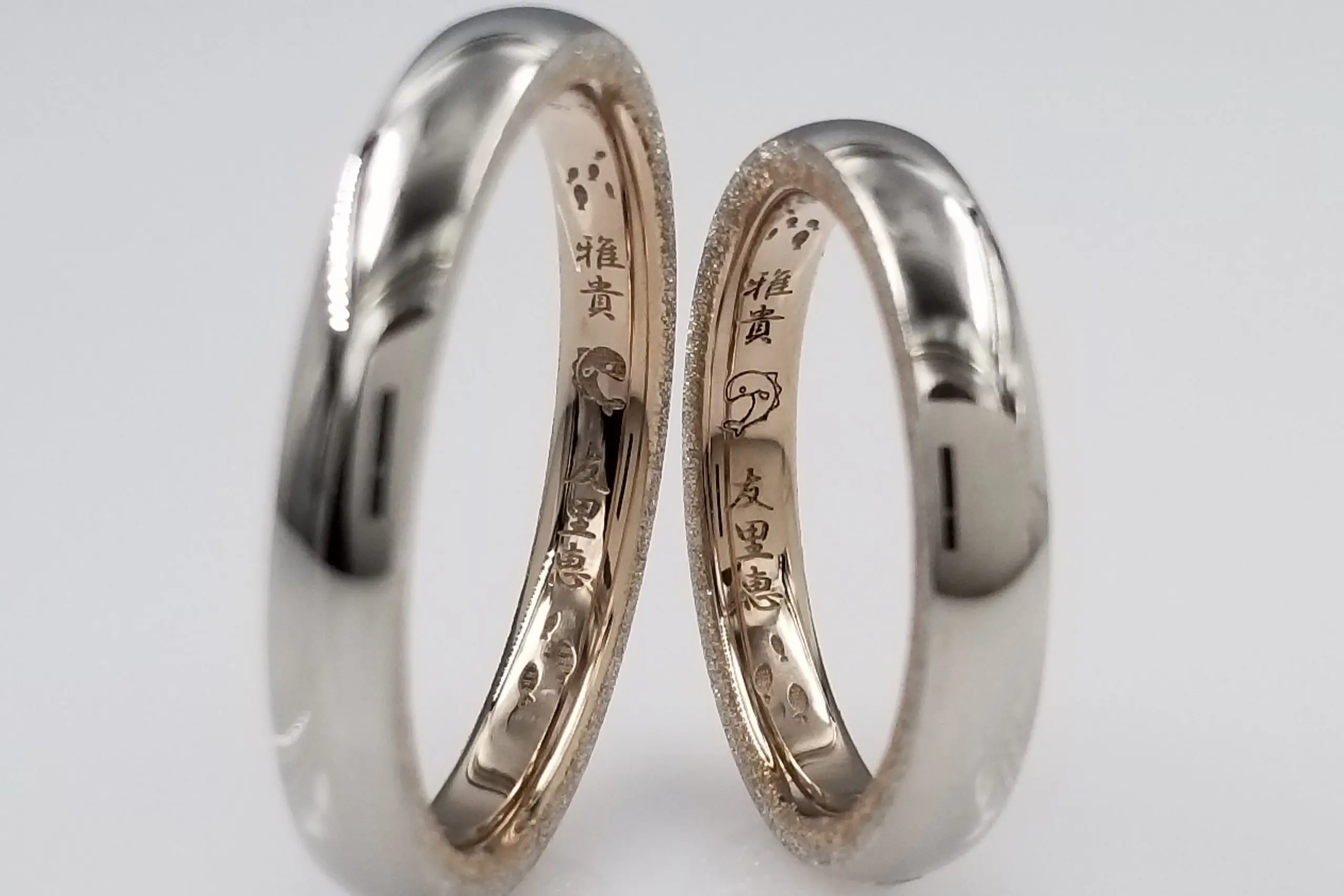 縦方向にお魚モチーフを刻印しました。 | 結婚・婚約指輪のオーダー 