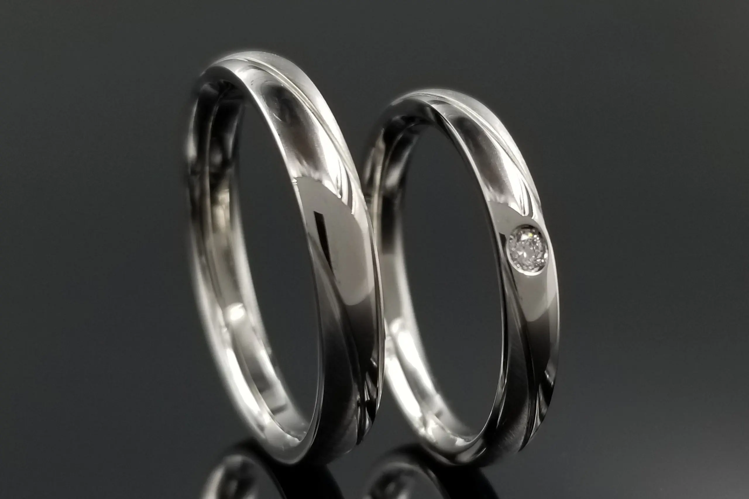 のりぞー　ダイヤステッチ コンビ加工と斜めのデザインでペア感のあるご結婚指輪 | 結婚