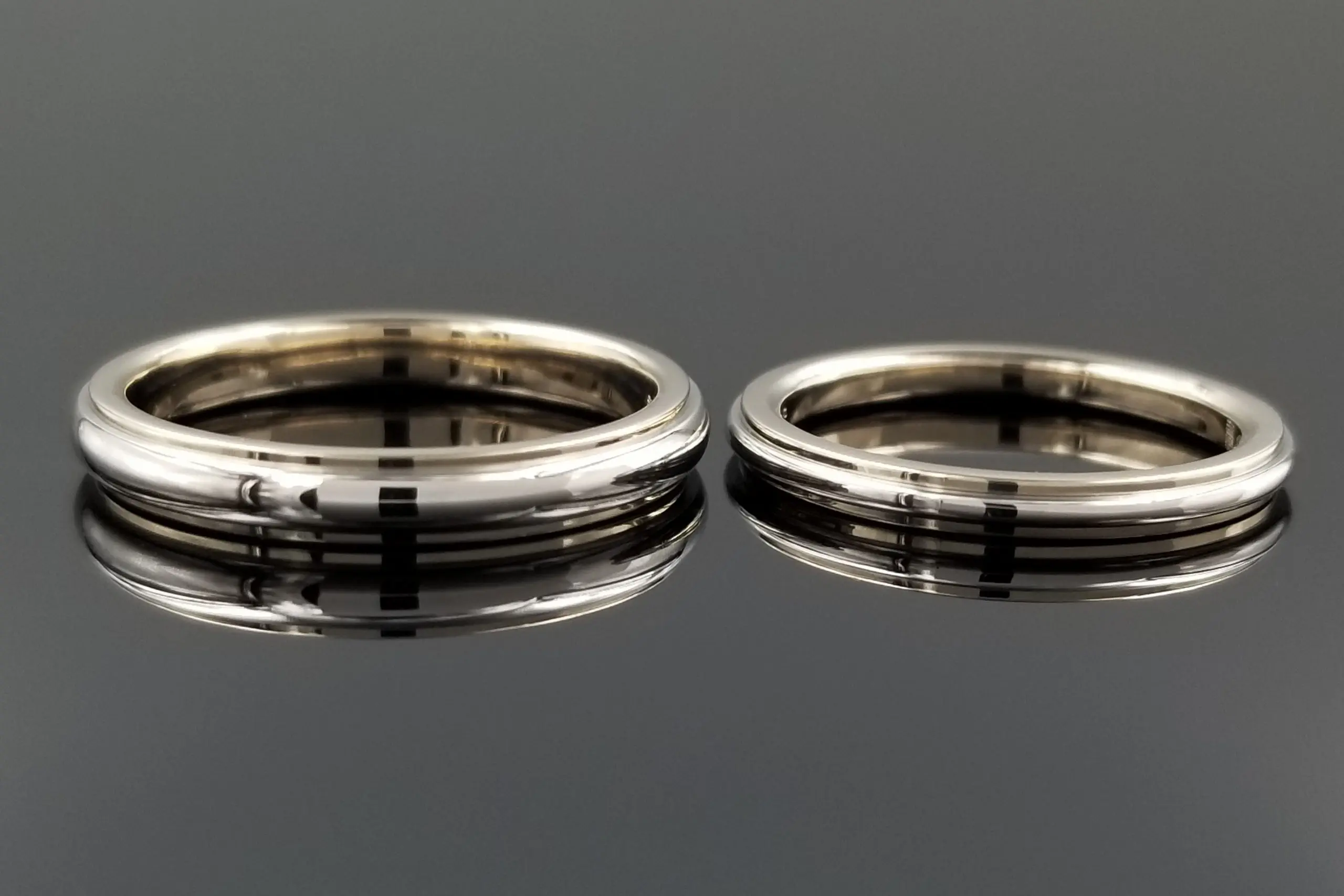 バイカラーでお造りしたシンプルなご結婚指輪 | 結婚・婚約指輪の