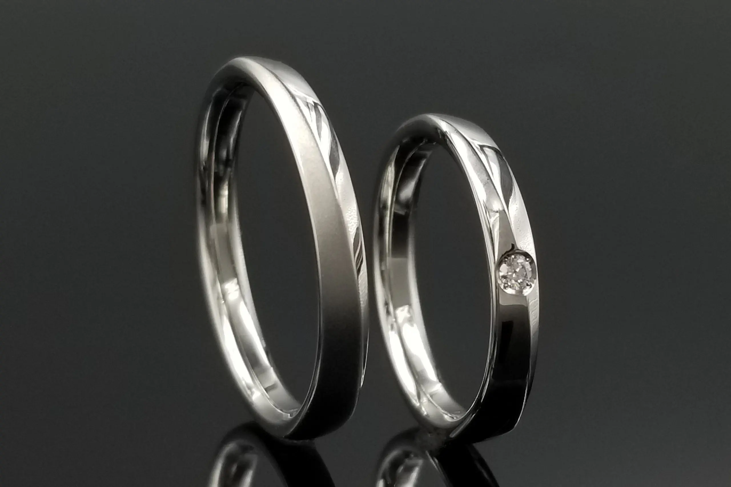 スカイブルーダイヤの青色が素敵なアクセントに。 | 結婚・婚約