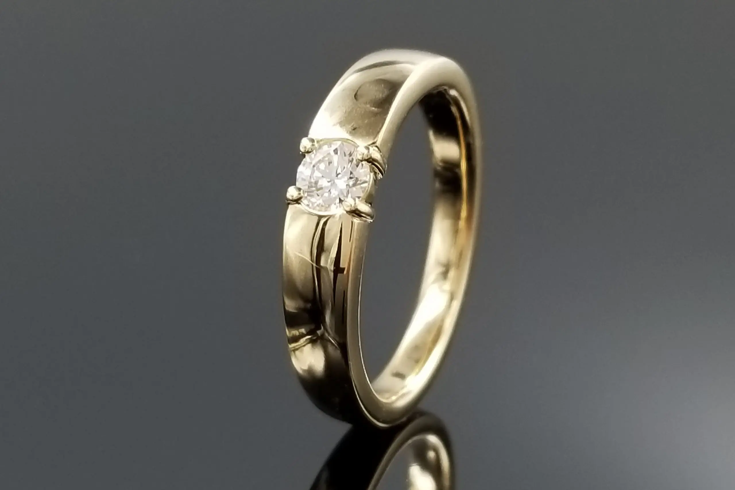 エタニティ・埋め込みの婚約指輪(エンゲージリング)の一覧 | 結婚