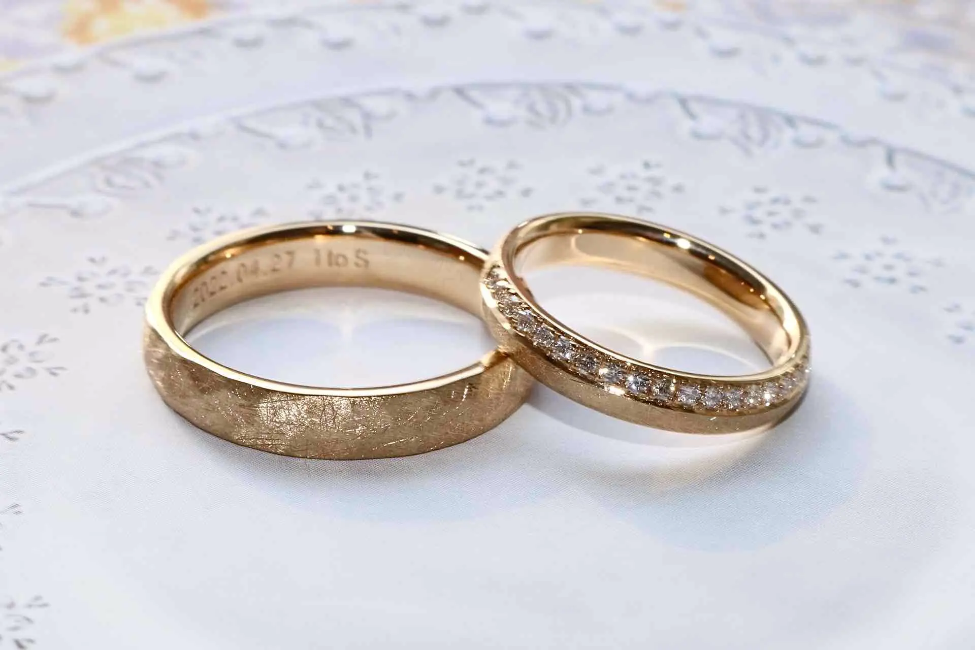 お揃いのテクスチャーを入れたご結婚指輪 | 結婚・婚約指輪のオーダー