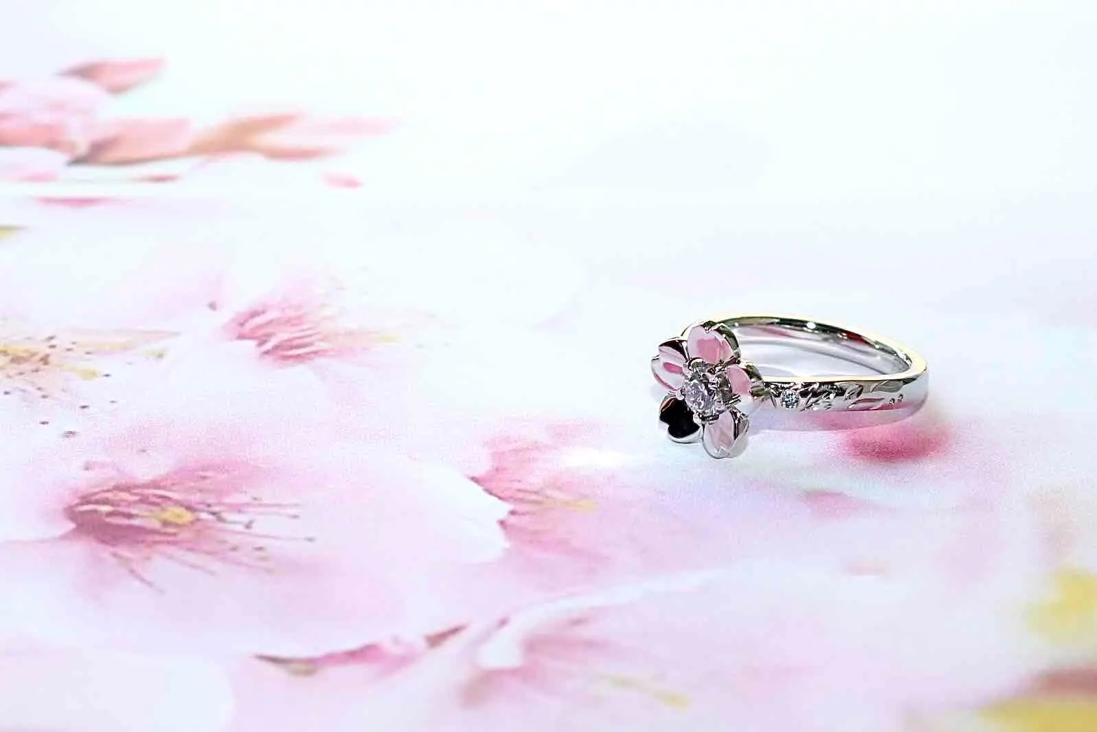 桜をイメージした唯一無二のセットリング！ | 結婚・婚約指輪の