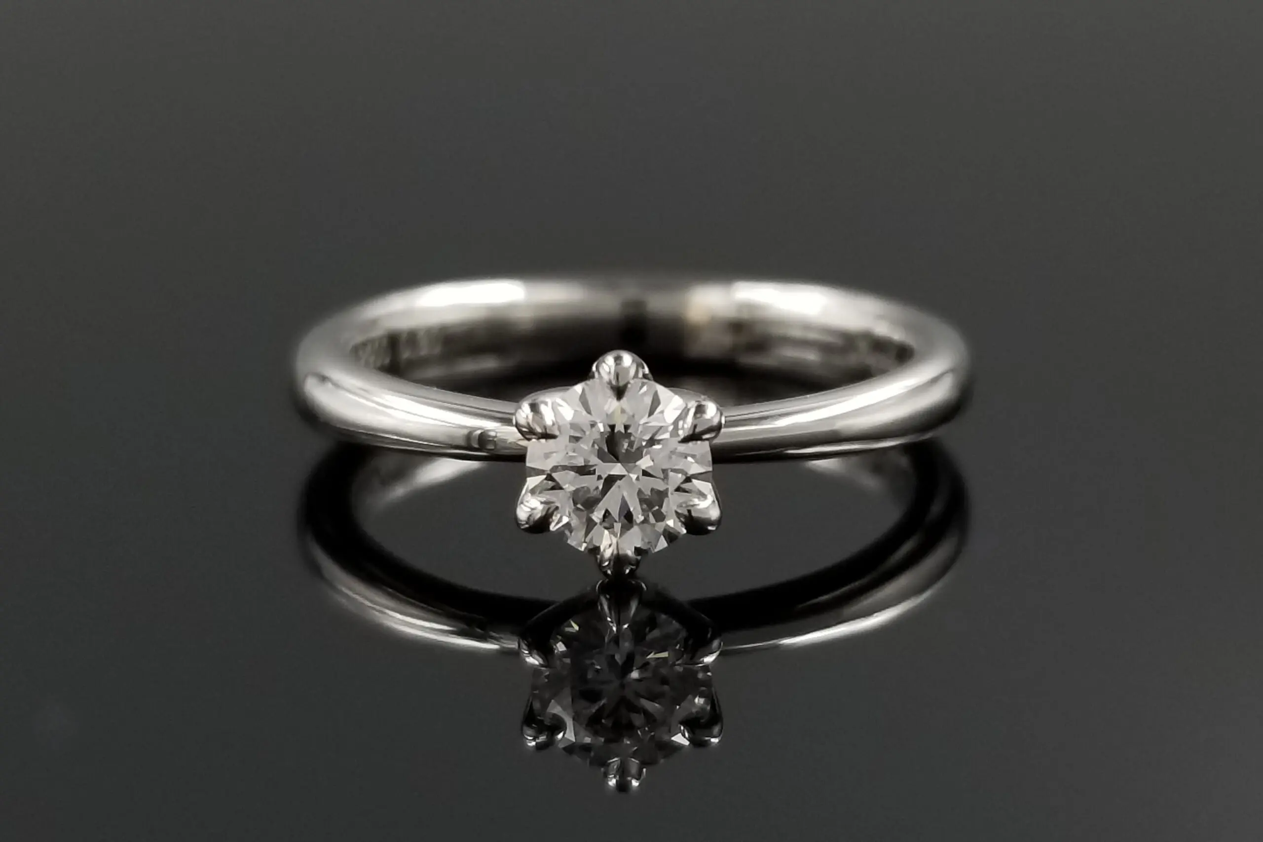 お名前にちなんだ指輪 | 結婚・婚約指輪のオーダーメイドは鍛造指輪