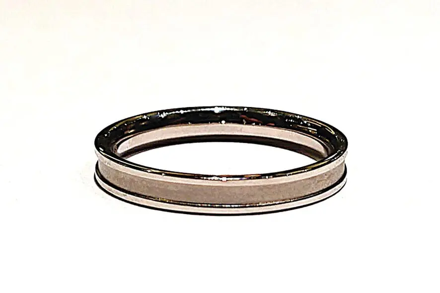 猫ちゃんと一緒に、時と幸せを重ねるご結婚指輪 | 結婚・婚約指輪の