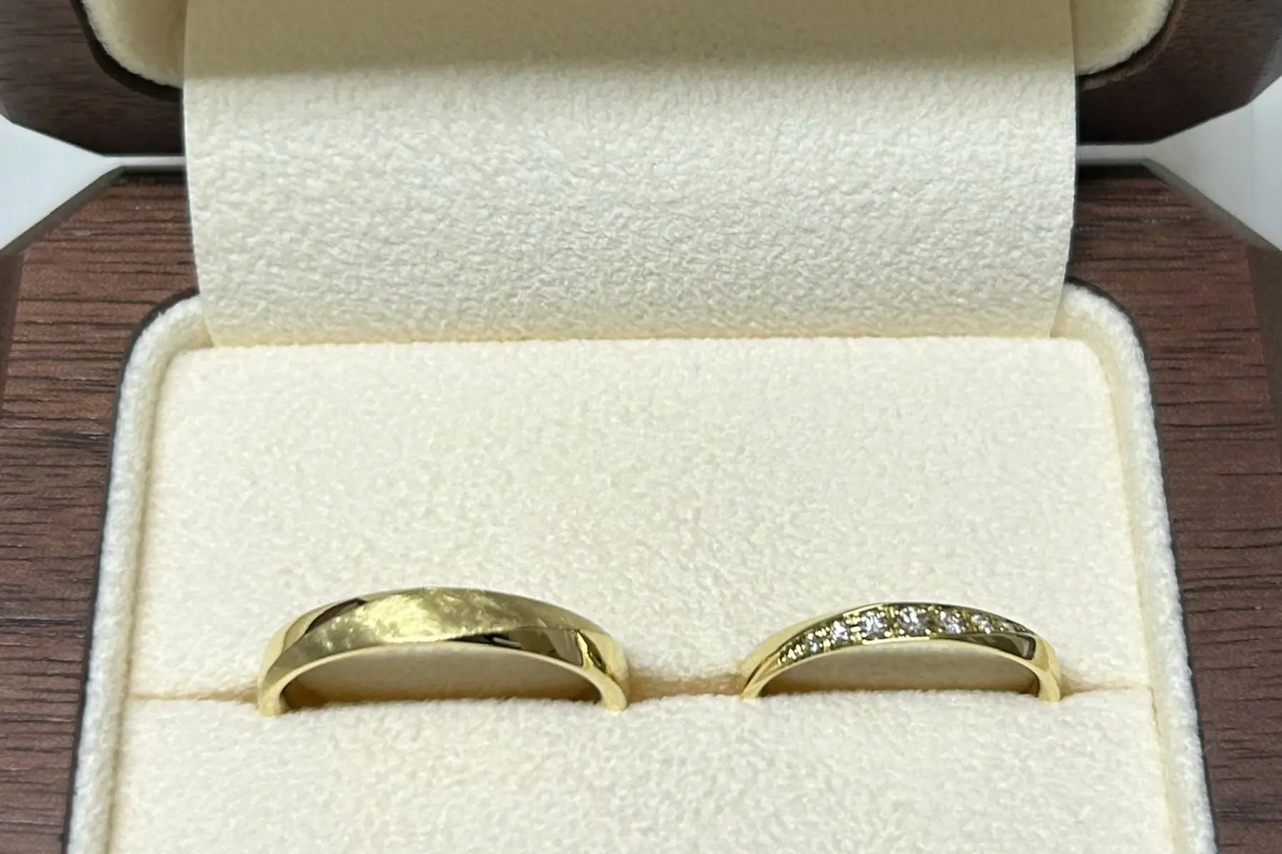 グリーンゴールドでお造りする華やかなご結婚指輪 | 結婚・婚約指輪の 