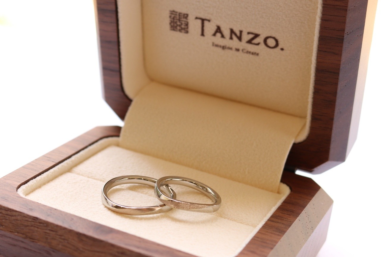 お二人の想いがこもった結婚指輪のサムネイル