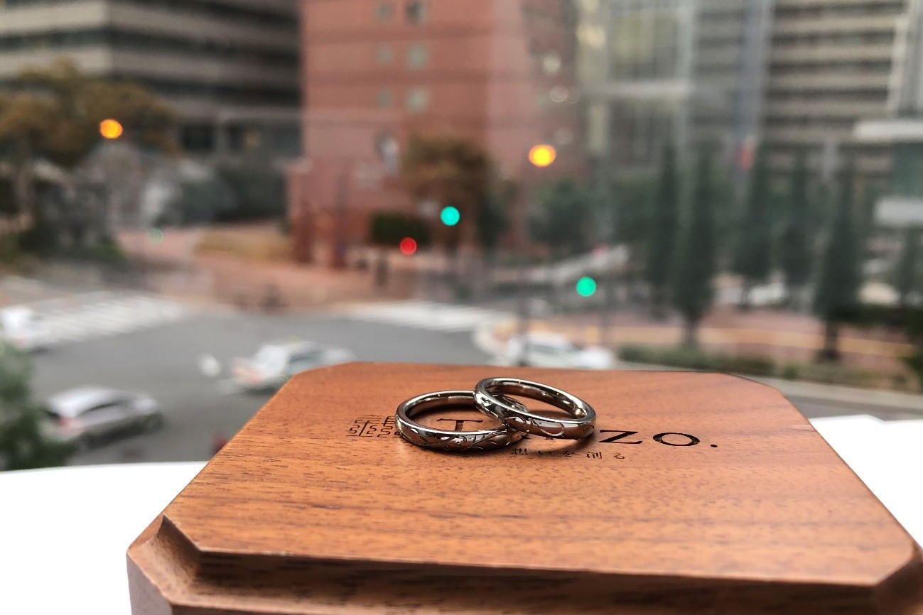 手彫り加工でお二人のイメージを形にしましたのサムネイル